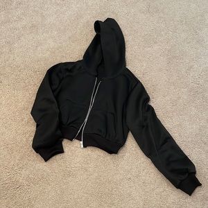 NWOT Cropped black zip up hoodie
